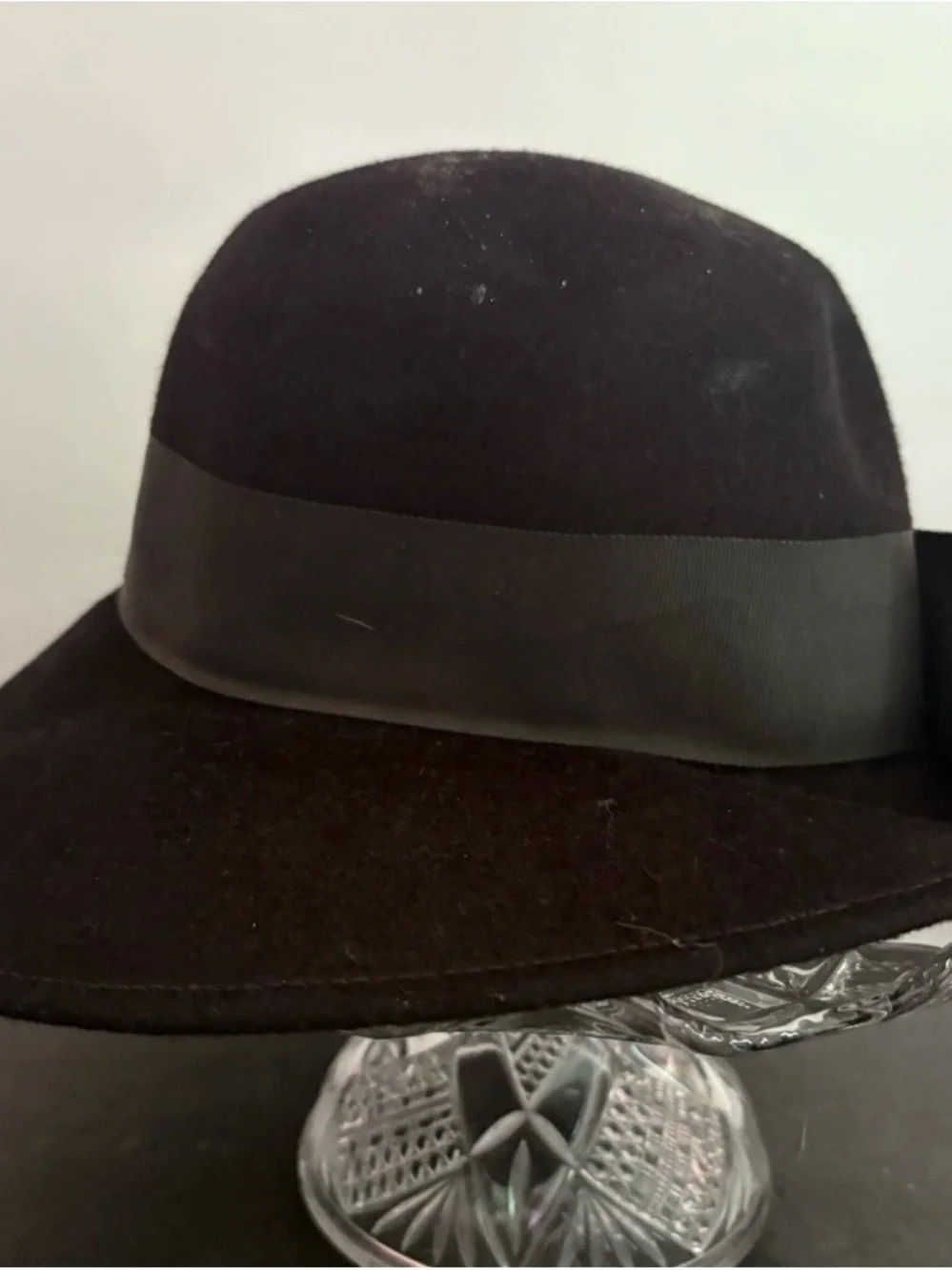 Vintage Ladies Black Felt Wide Rim Hat Grosgrain Ribbon Bow MCM Classic